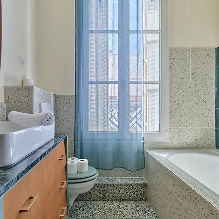 Superb Flat With Terrace In The Centre Of *