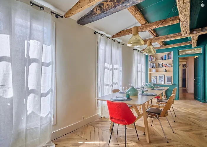 Superb Flat With Terrace In The Centre Of