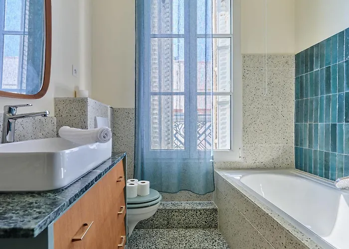 Superb Flat With Terrace In The Centre Of *